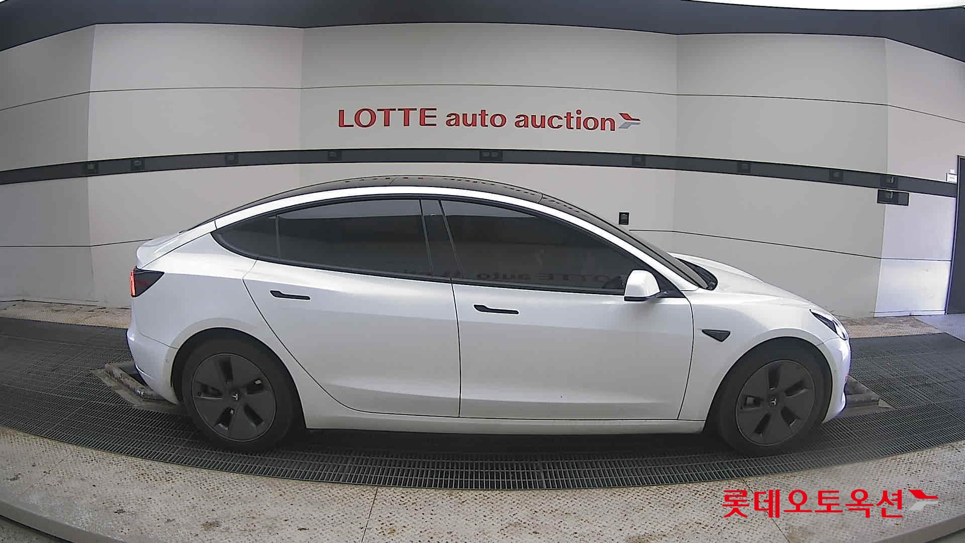 TESLA Model 3 2021 - 이미지 21