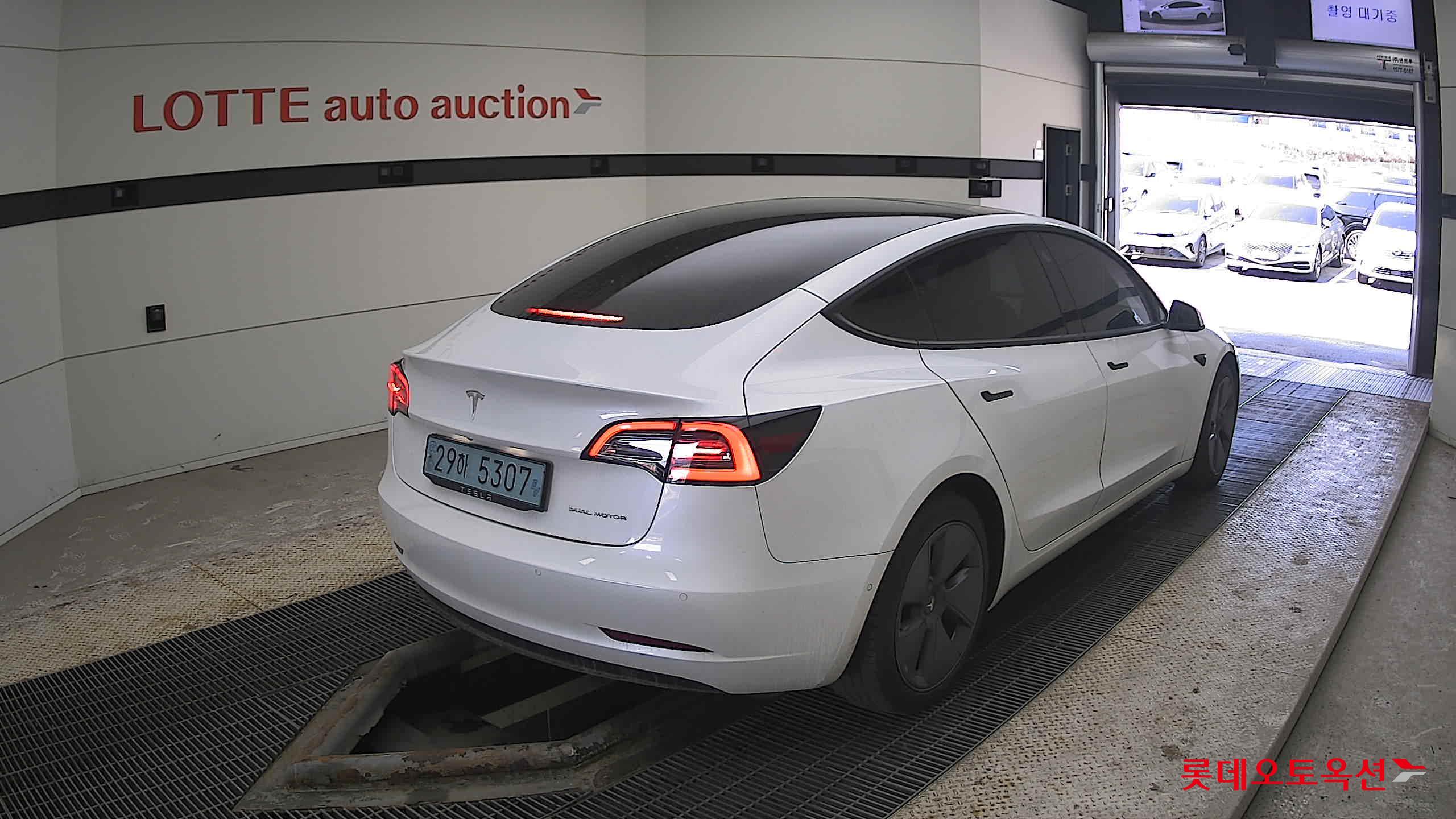 TESLA Model 3 2021 - 이미지 5