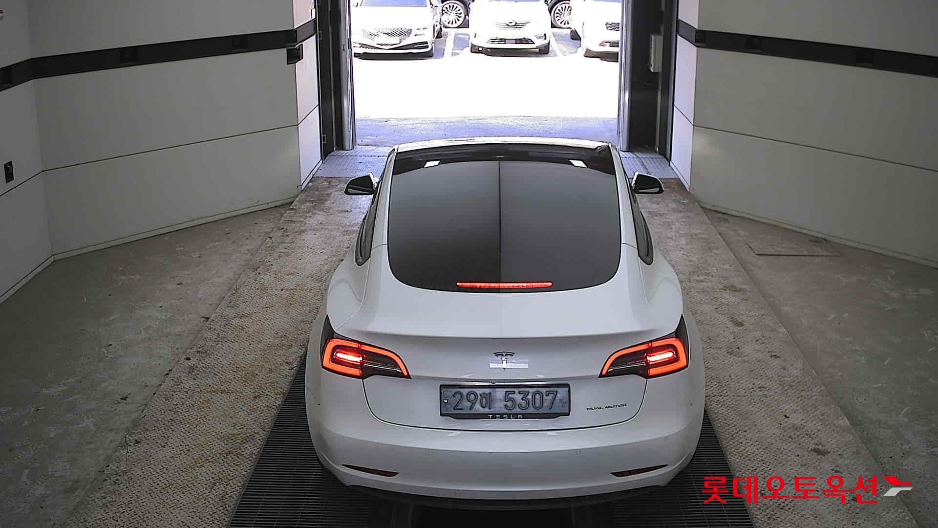 TESLA Model 3 2021 - 이미지 17