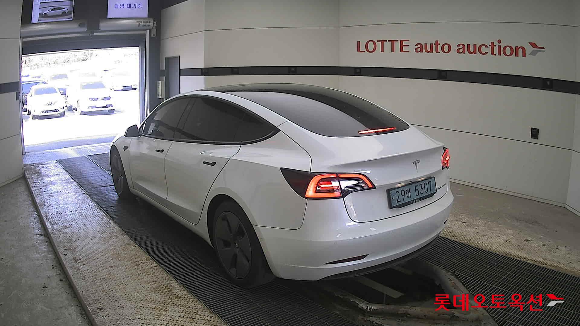 TESLA Model 3 2021 - 이미지 4
