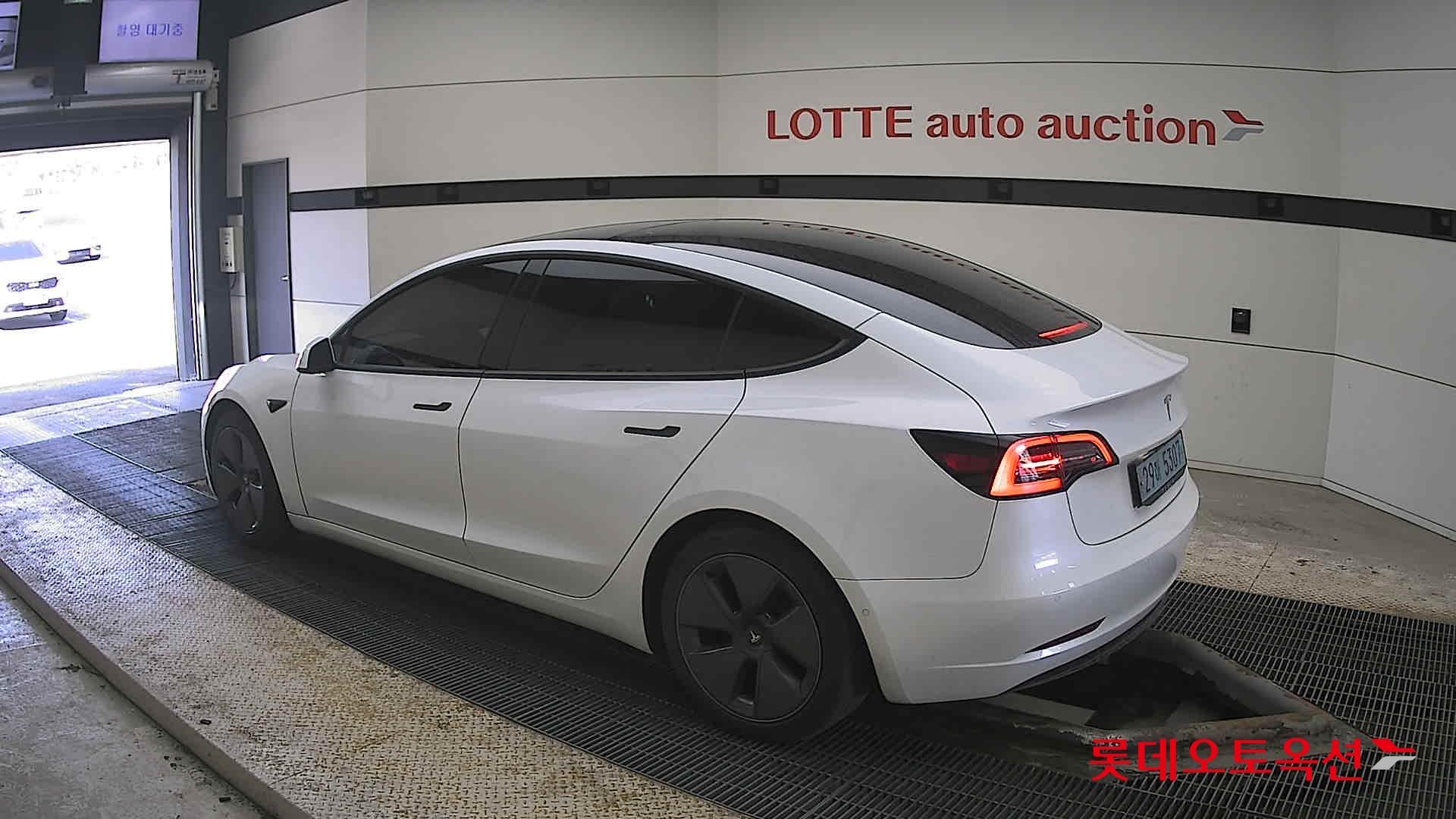 TESLA Model 3 2021 - 이미지 15