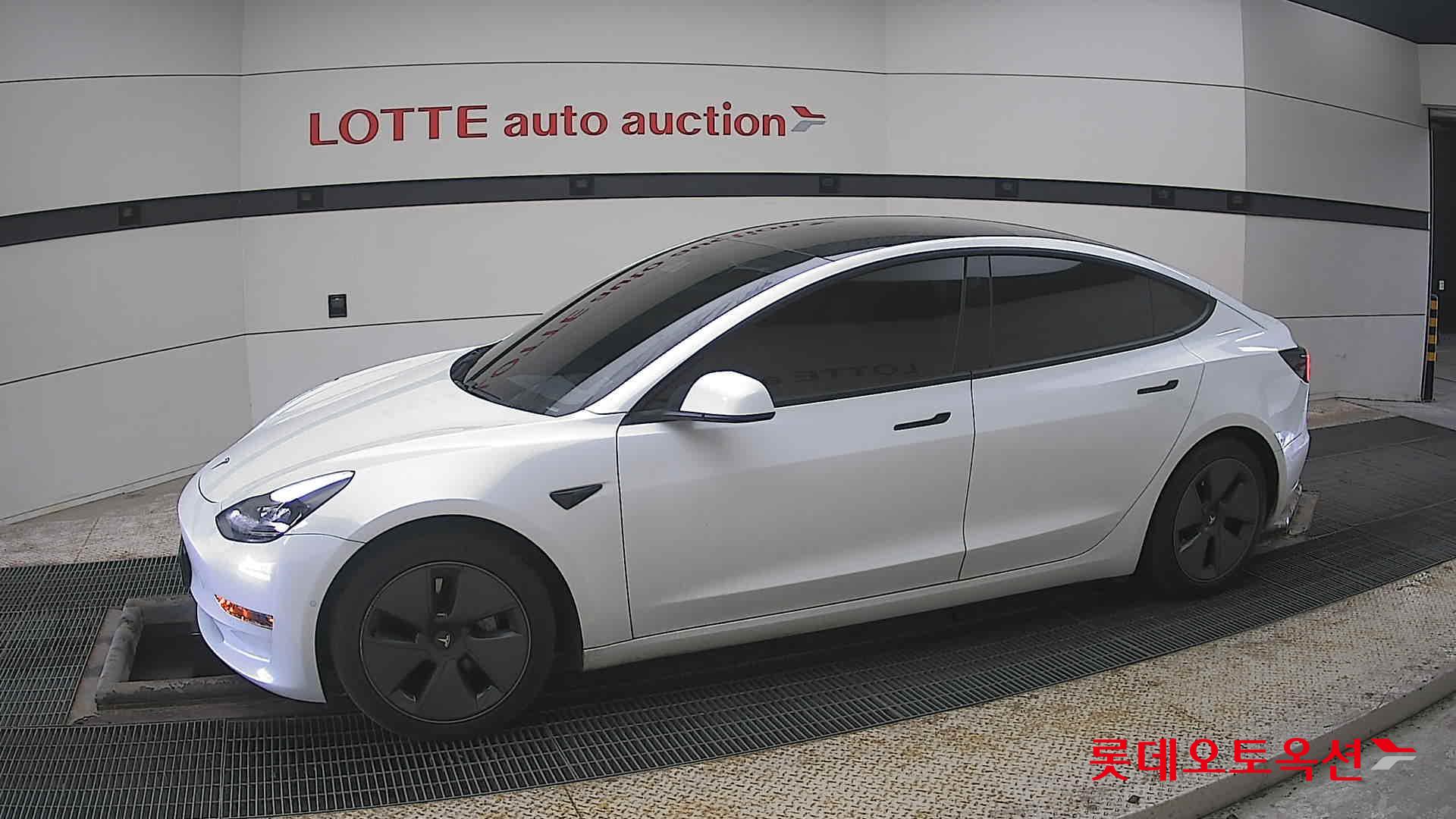 TESLA Model 3 2021 - 이미지 12