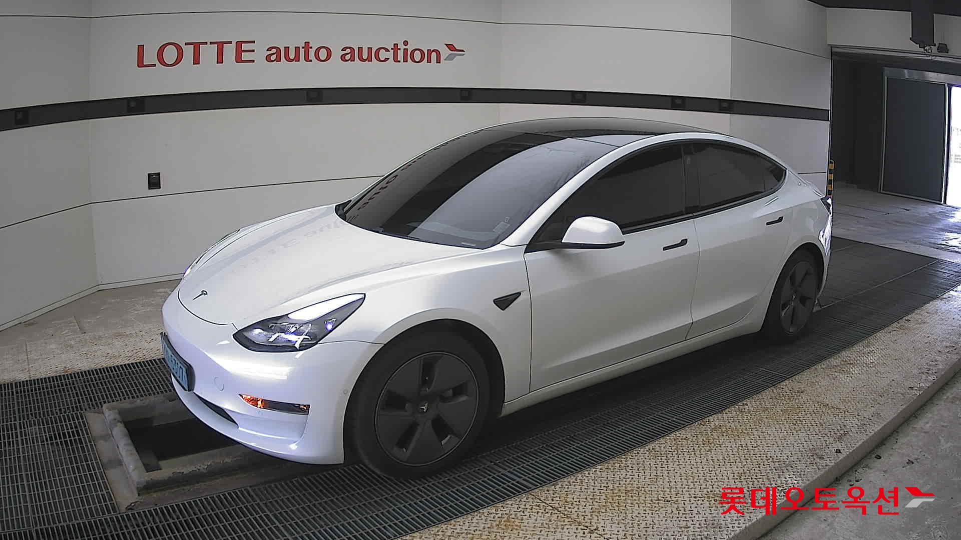 TESLA Model 3 2021 - 이미지 11