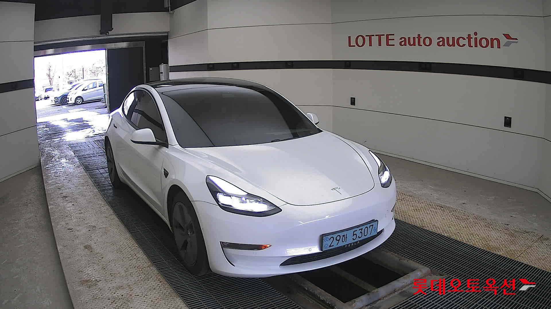 TESLA Model 3 2021 - 이미지 24
