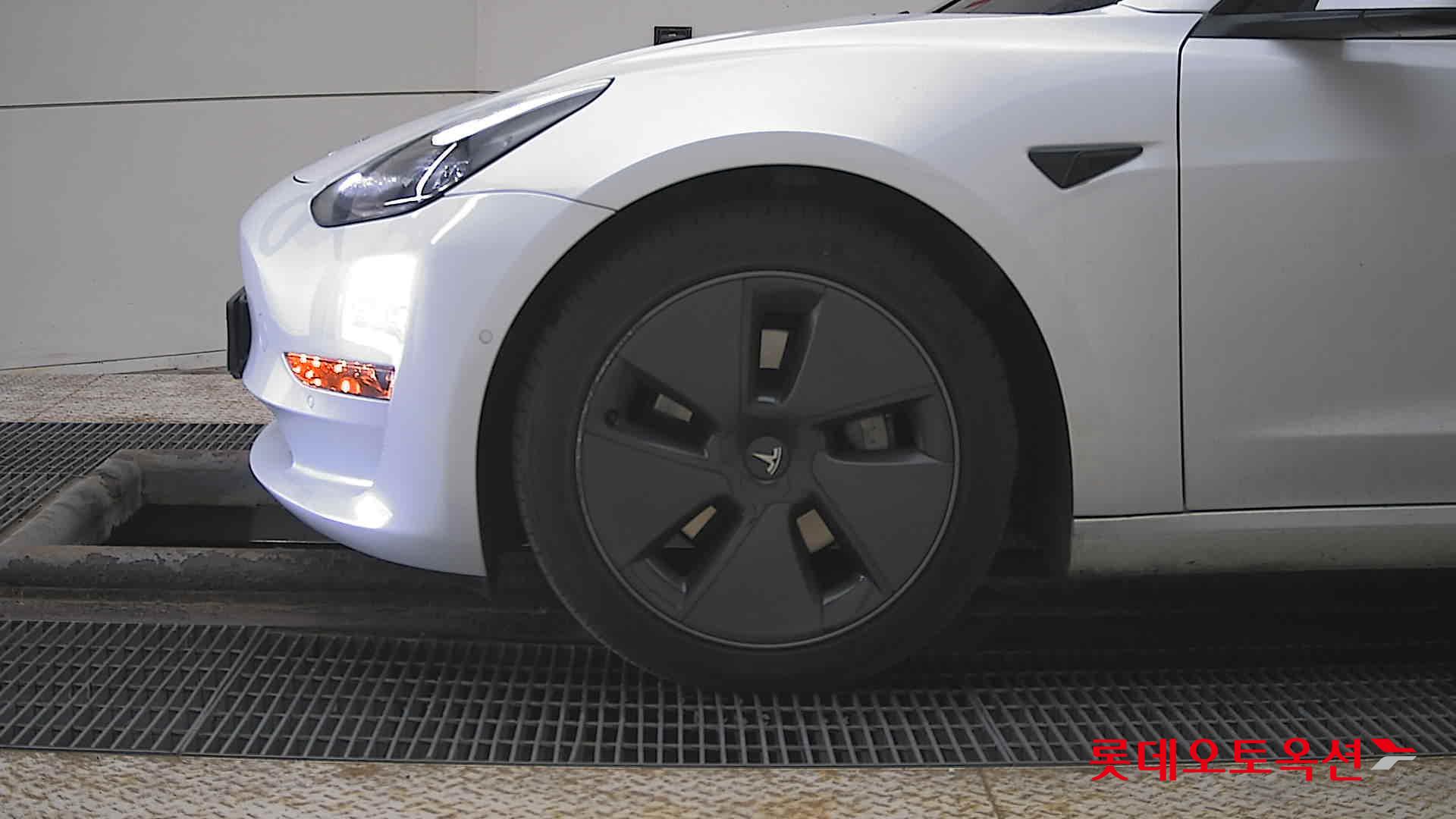 TESLA Model 3 2021 - 이미지 25