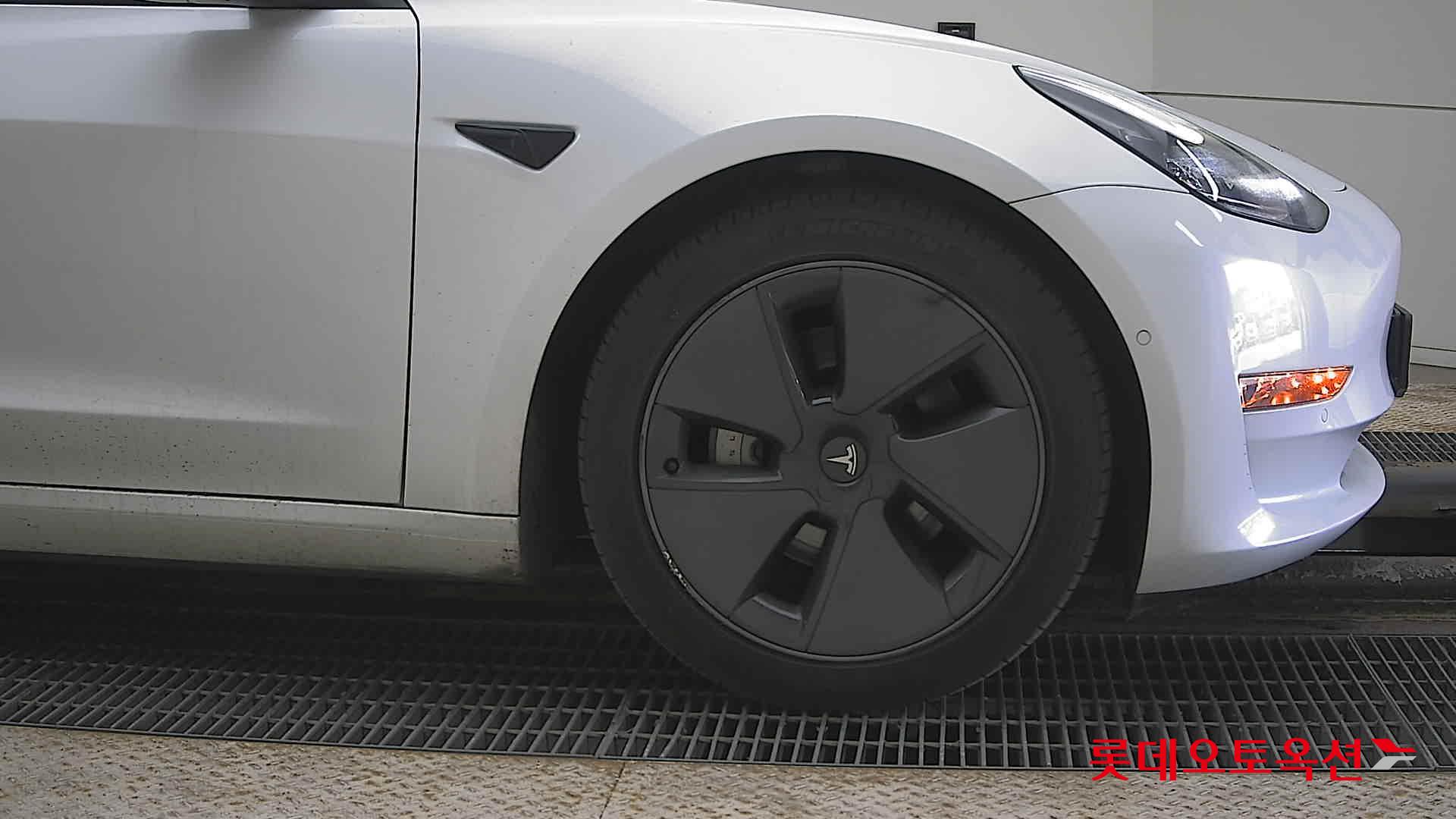 TESLA Model 3 2021 - 이미지 27