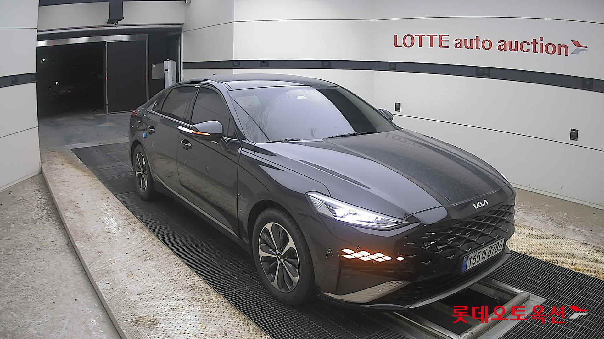 2022 - kia k8