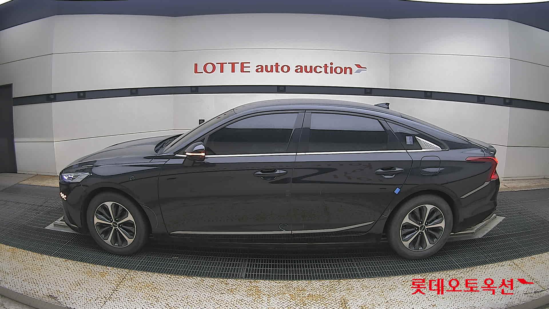 2022 - kia k8