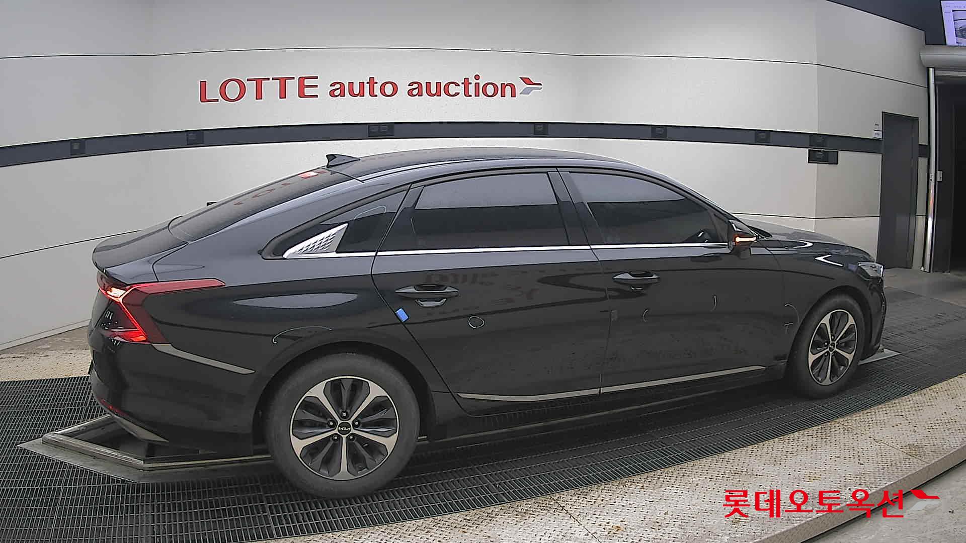 2022 - kia k8