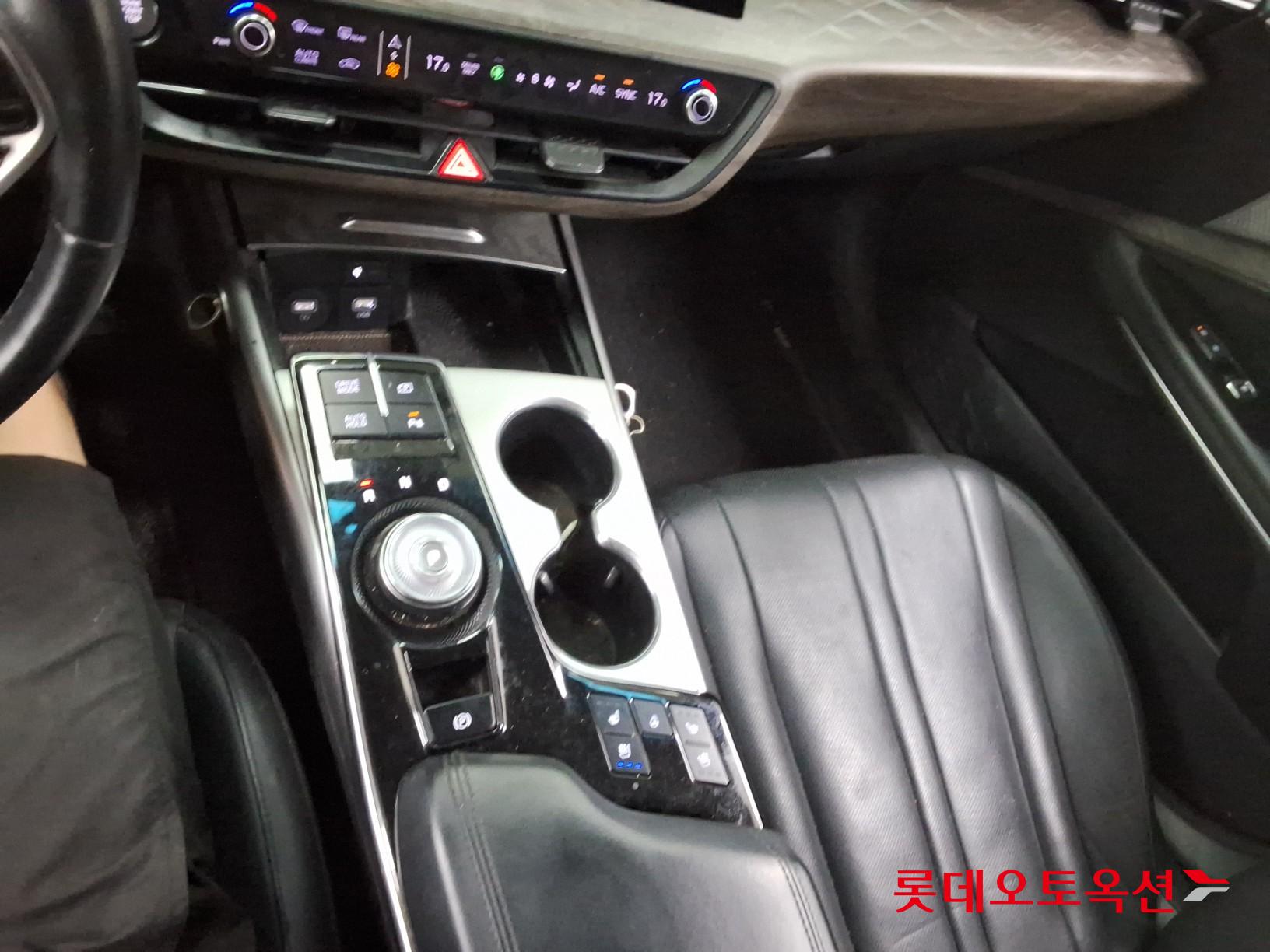 2022 - kia k8