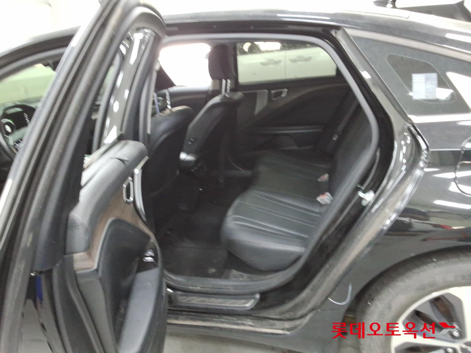 2022 - kia k8