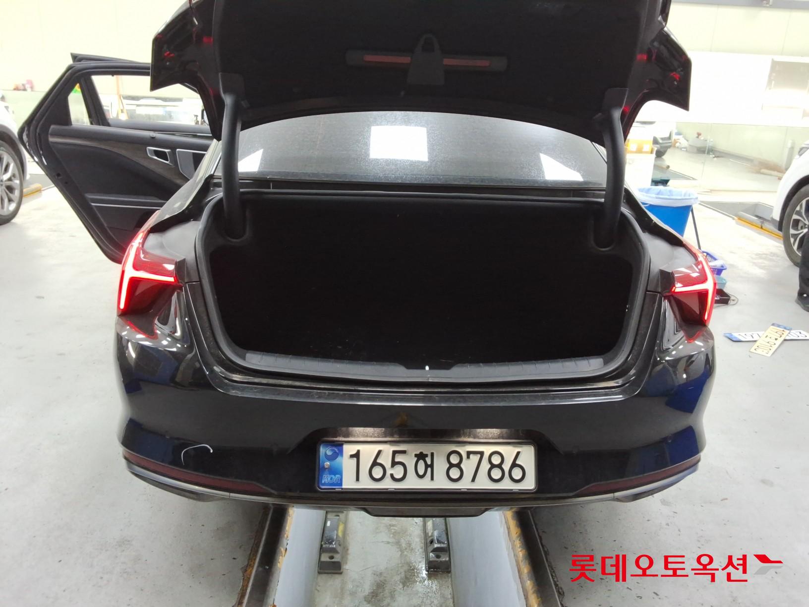 2022 - kia k8