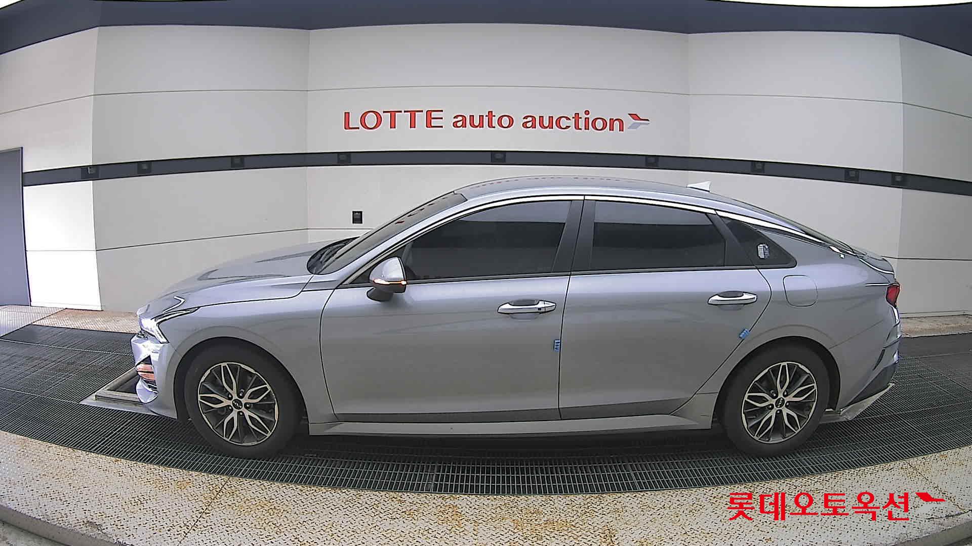 2022 - kia k5