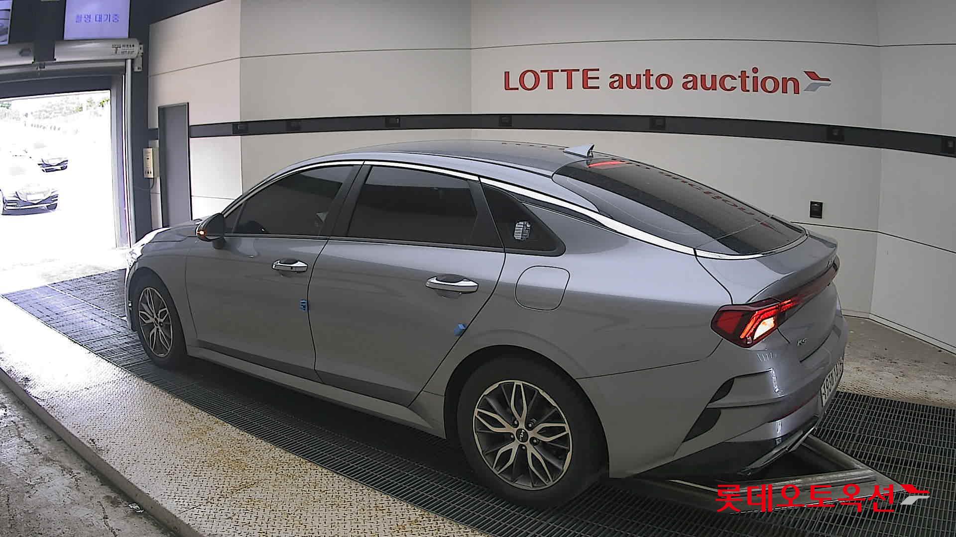 2022 - kia k5
