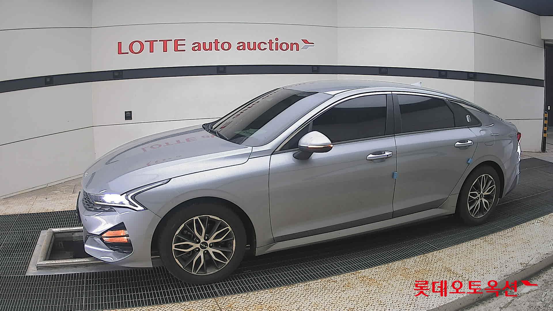 2022 - kia k5