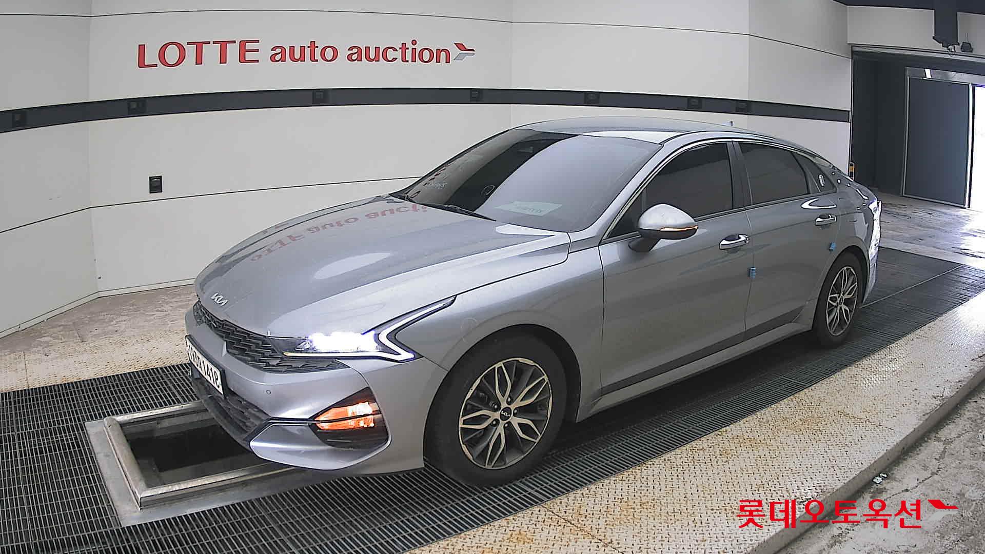 2022 - kia k5