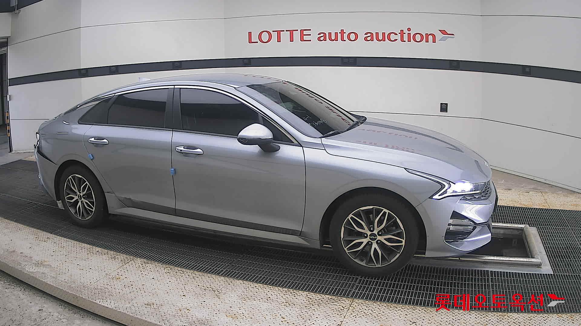 2022 - kia k5