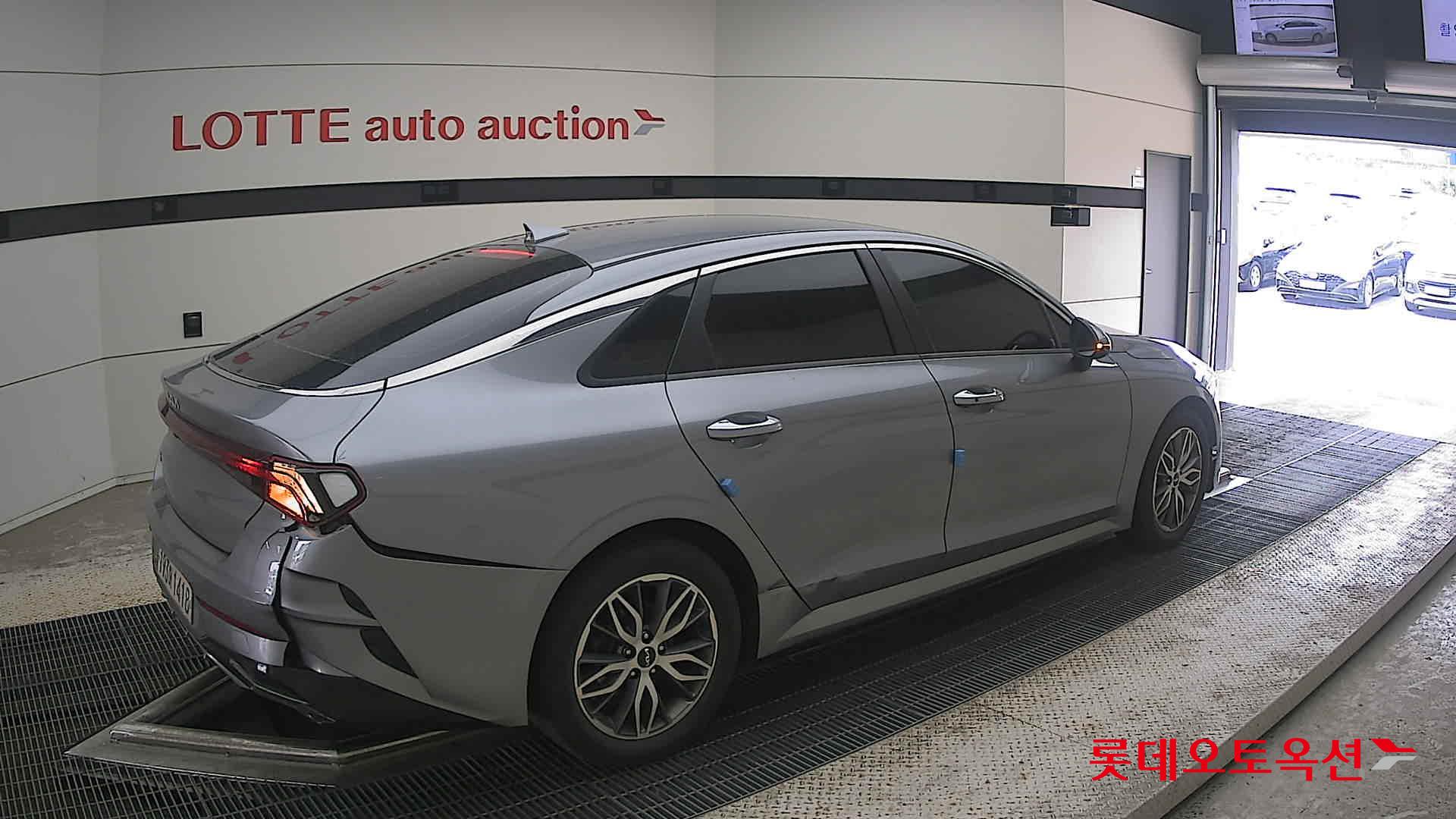 2022 - kia k5