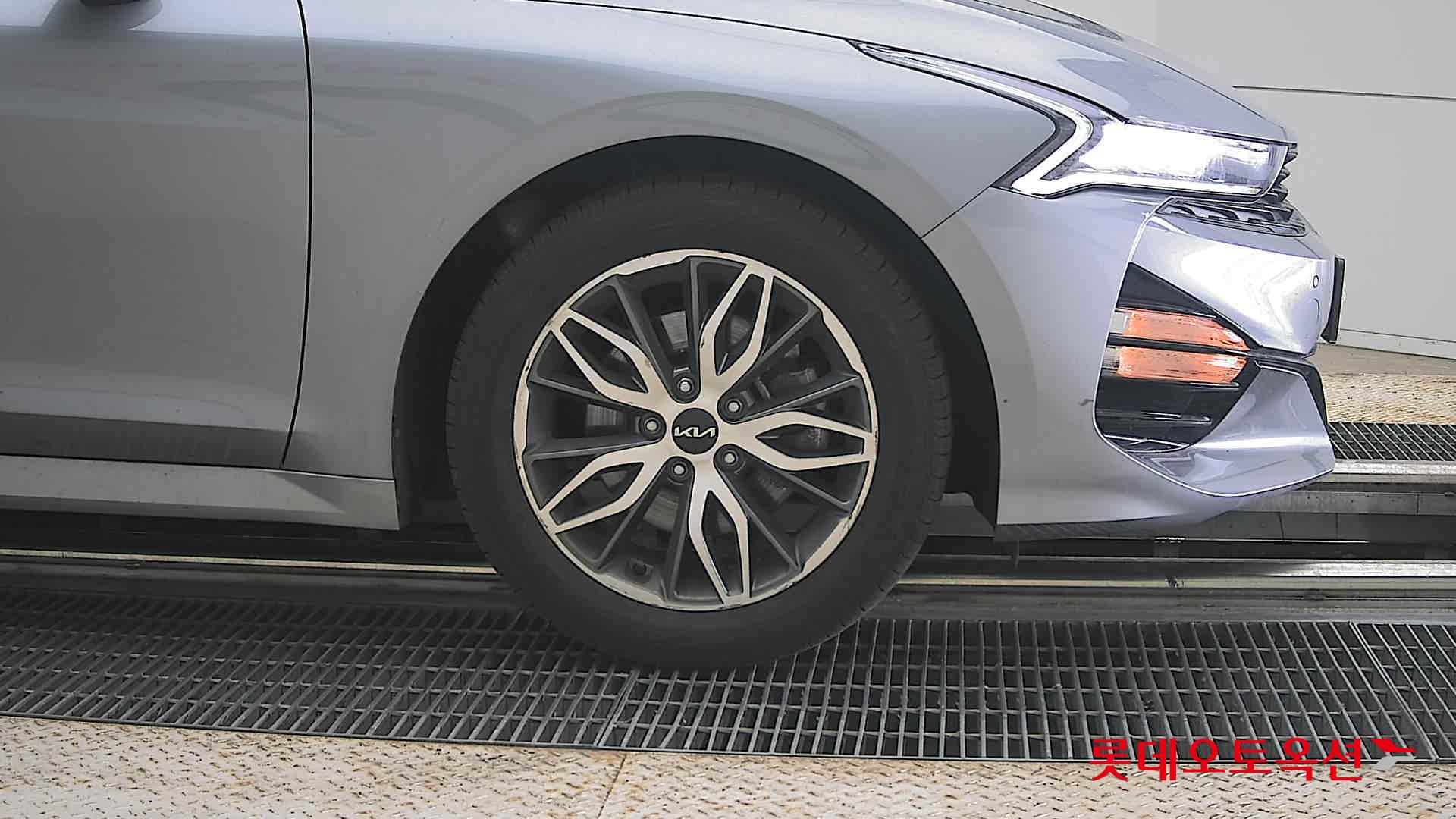 2022 - kia k5