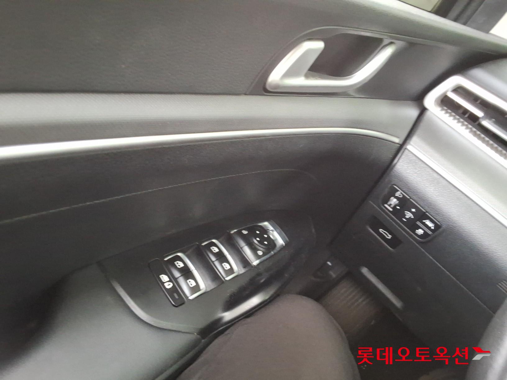 2022 - kia k5