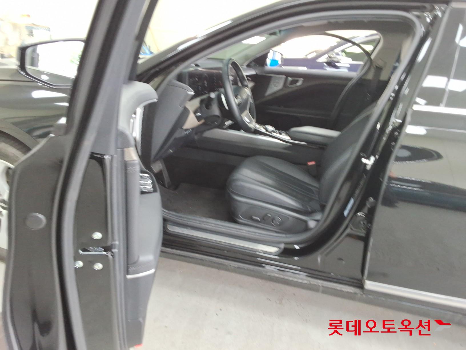 2023 - kia k8