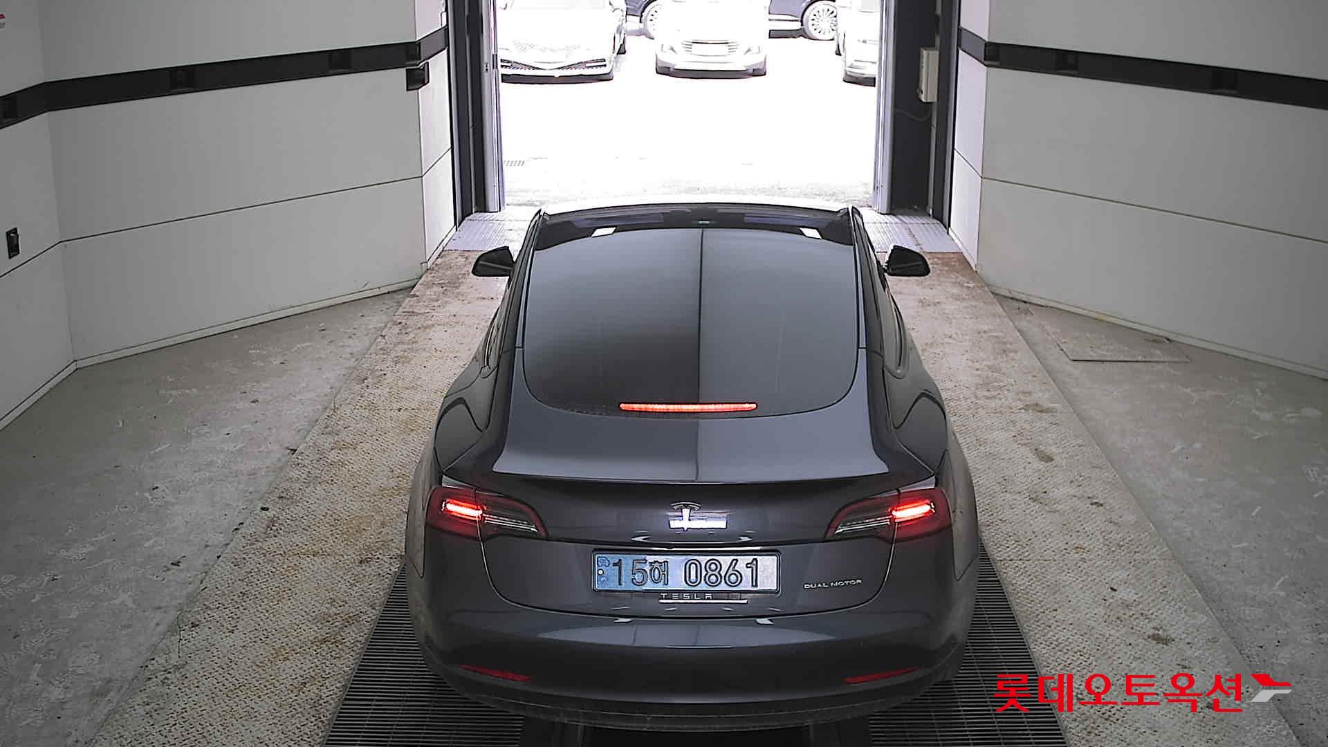 تسلا موديل 3 2022 - صورة 17