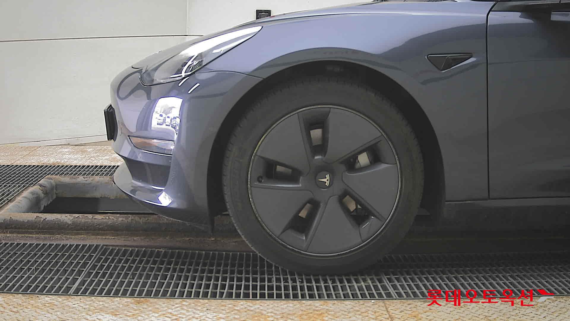 تسلا موديل 3 2022 - صورة 25