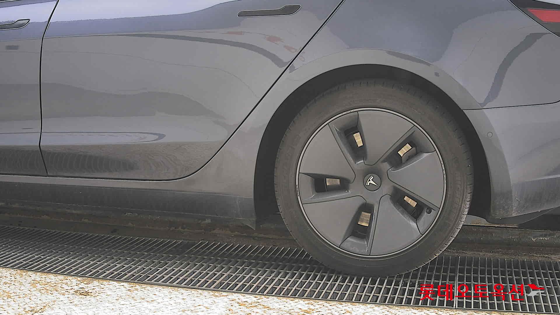 تسلا موديل 3 2022 - صورة 26