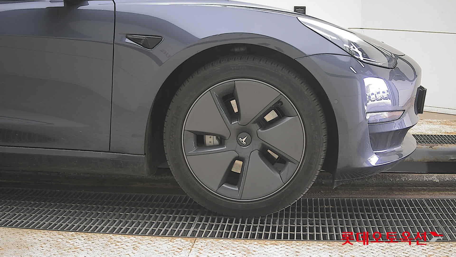 تسلا موديل 3 2022 - صورة 27