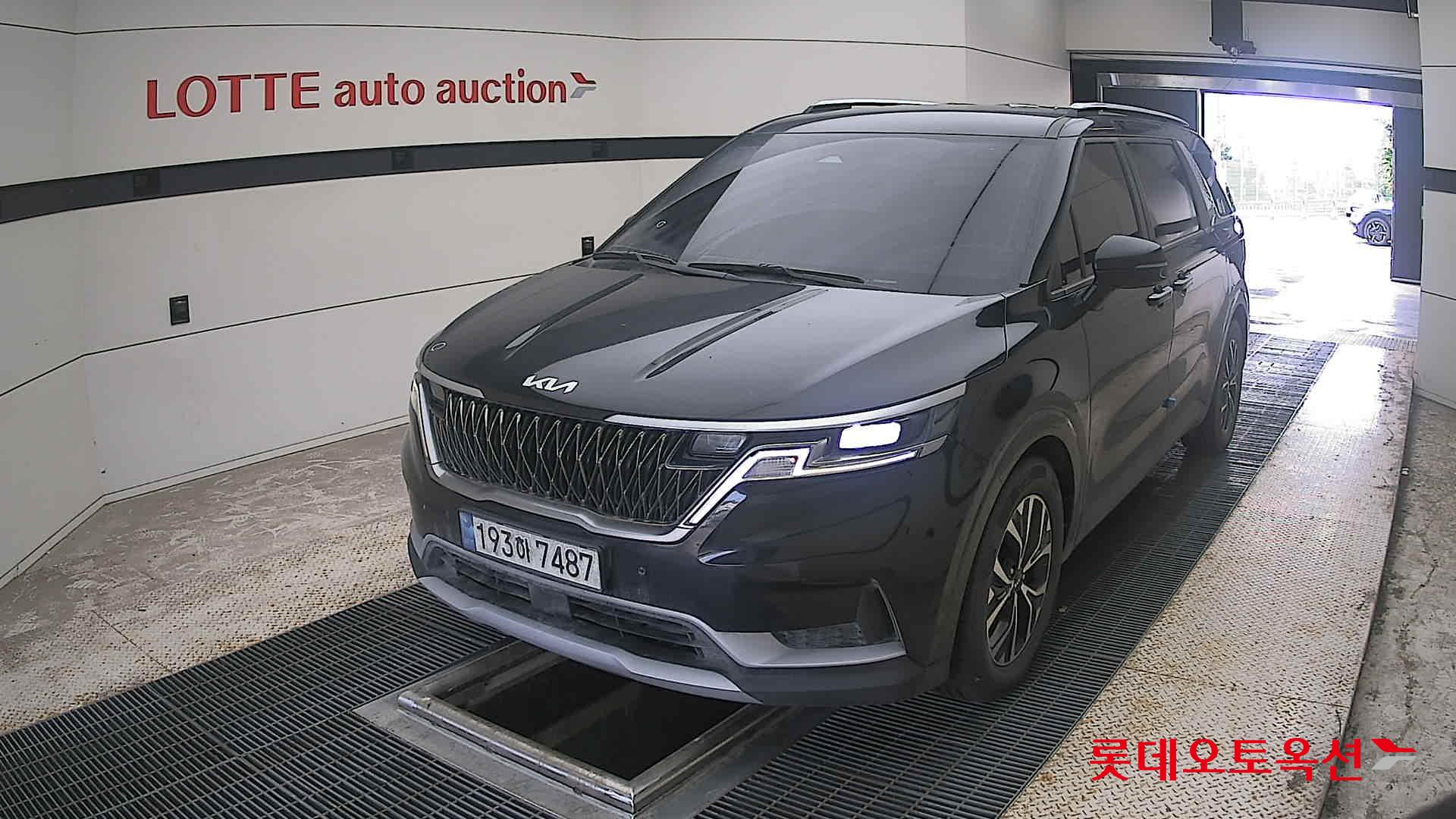 2022 - kia carnival