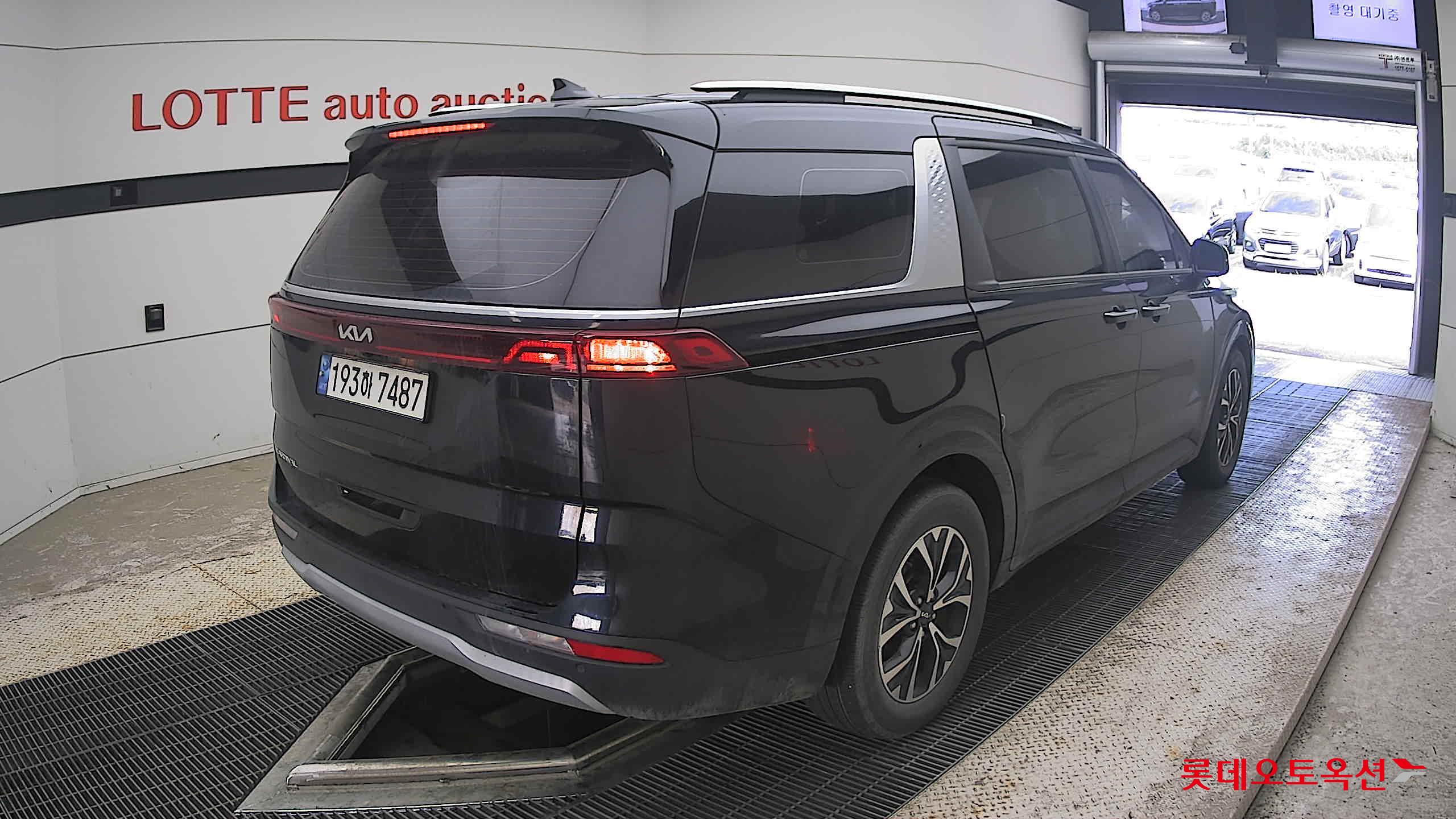 2022 - kia carnival