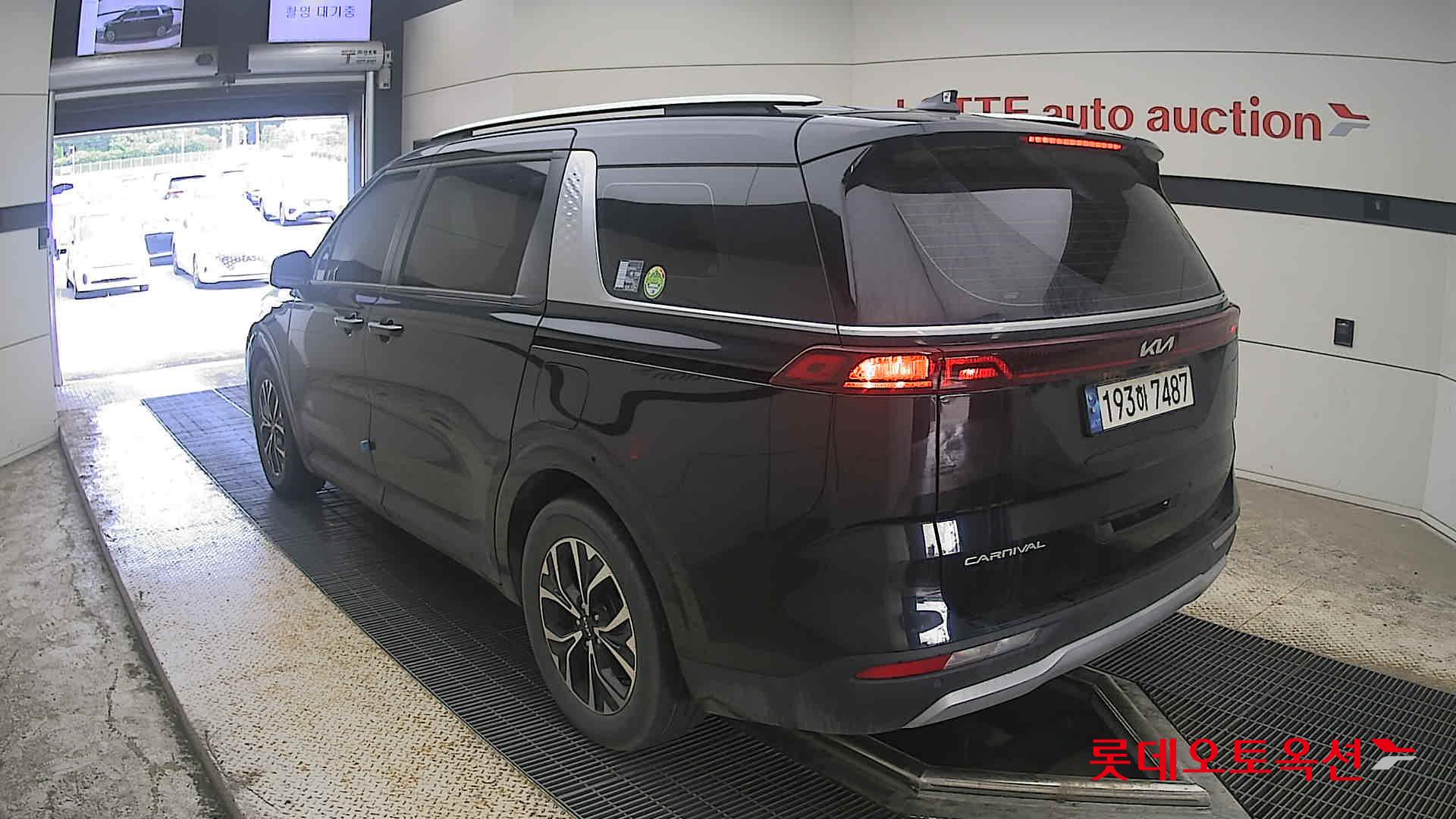 2022 - kia carnival