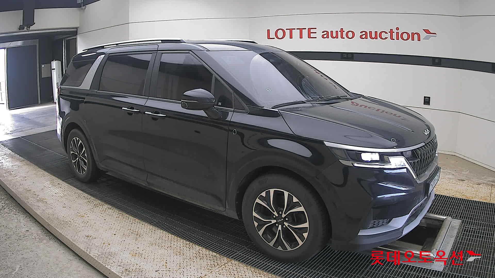 2022 - kia carnival