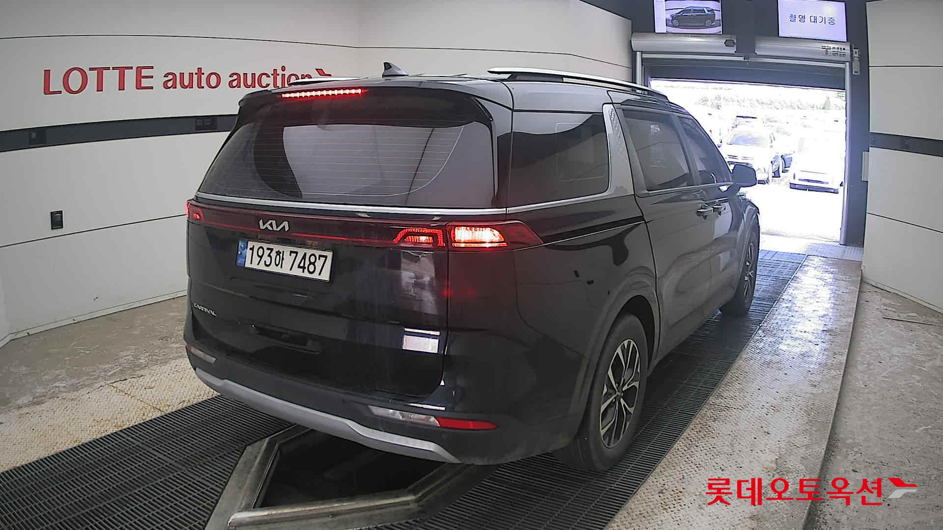 2022 - kia carnival