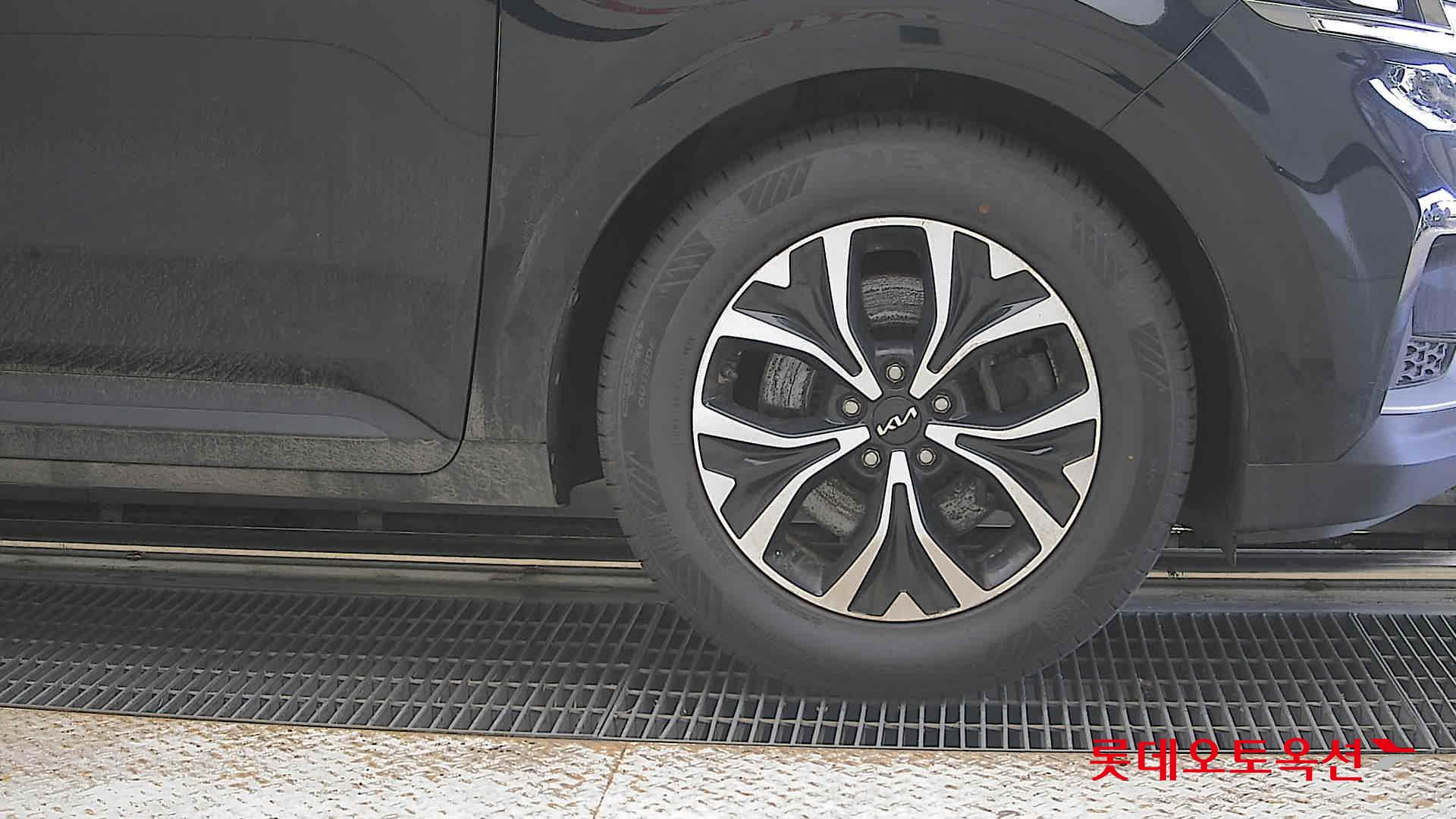 2022 - kia carnival