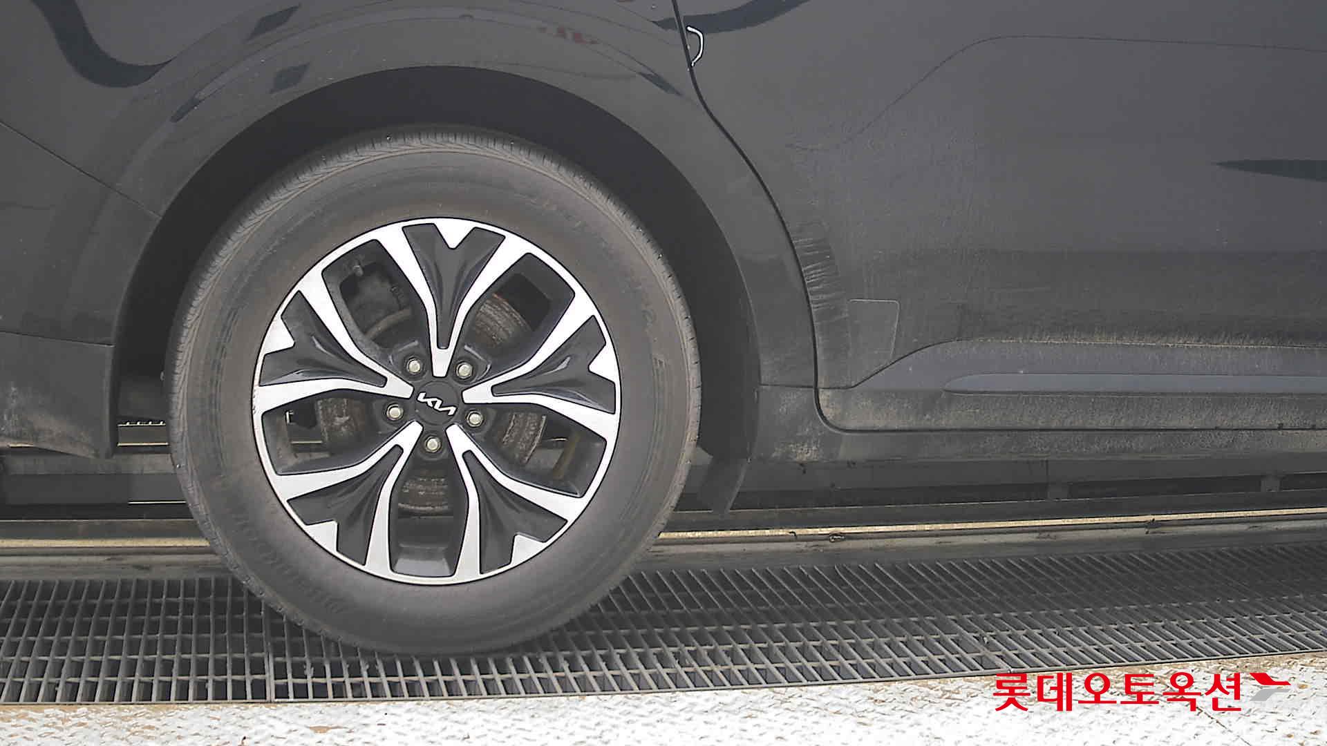 2022 - kia carnival