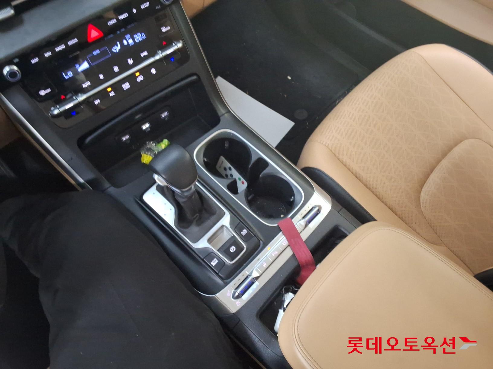 2022 - kia carnival