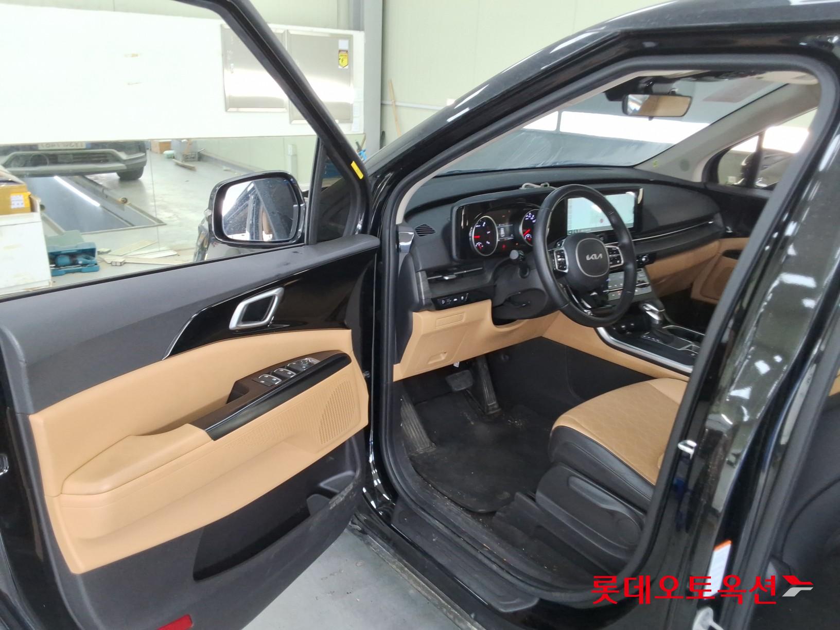 2022 - kia carnival