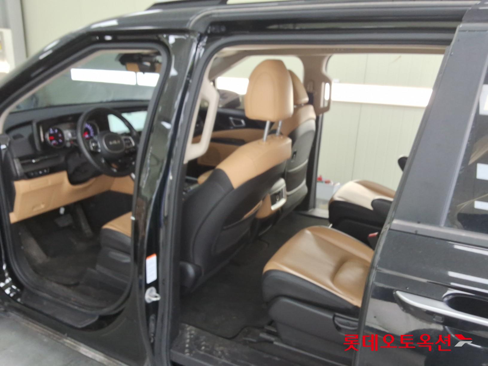 2022 - kia carnival
