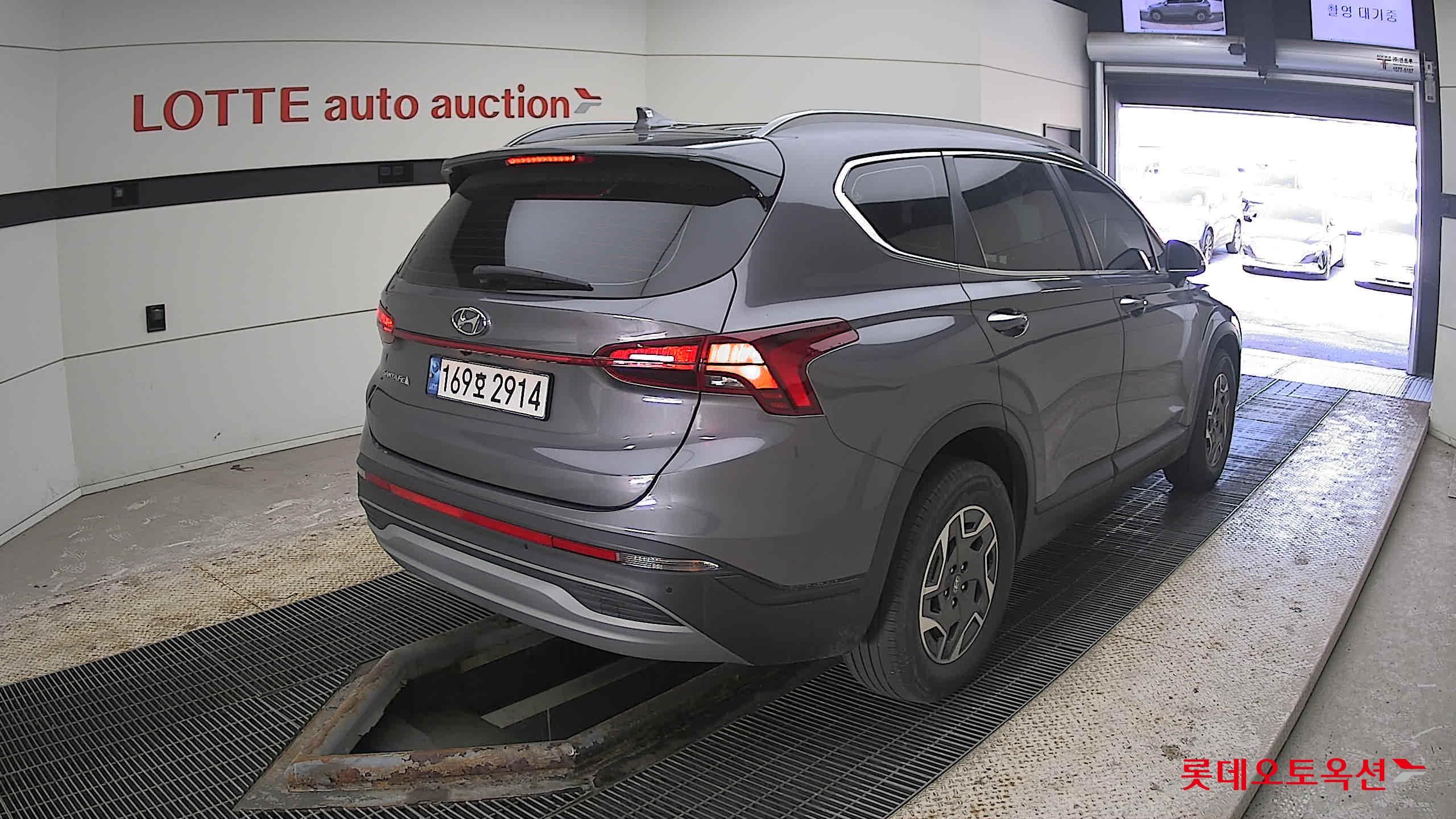 Hyundai Santa Fe 2022 - Image 5