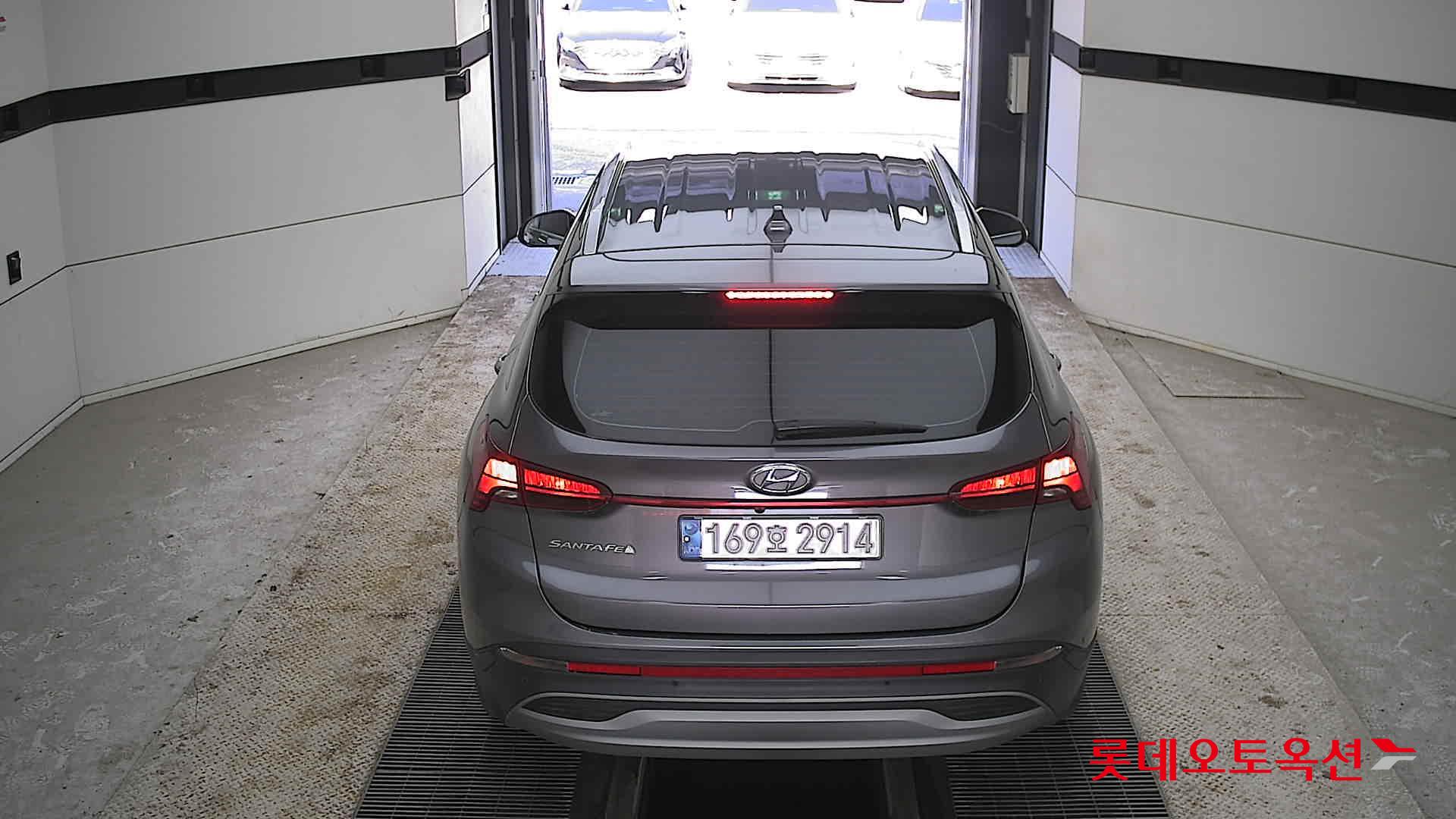 Hyundai Santa Fe 2022 - Image 17