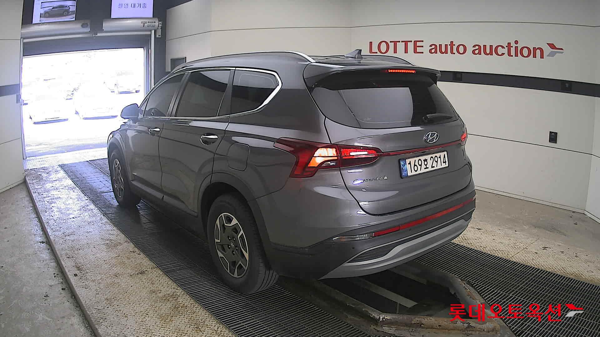 Hyundai Santa Fe 2022 - Image 4