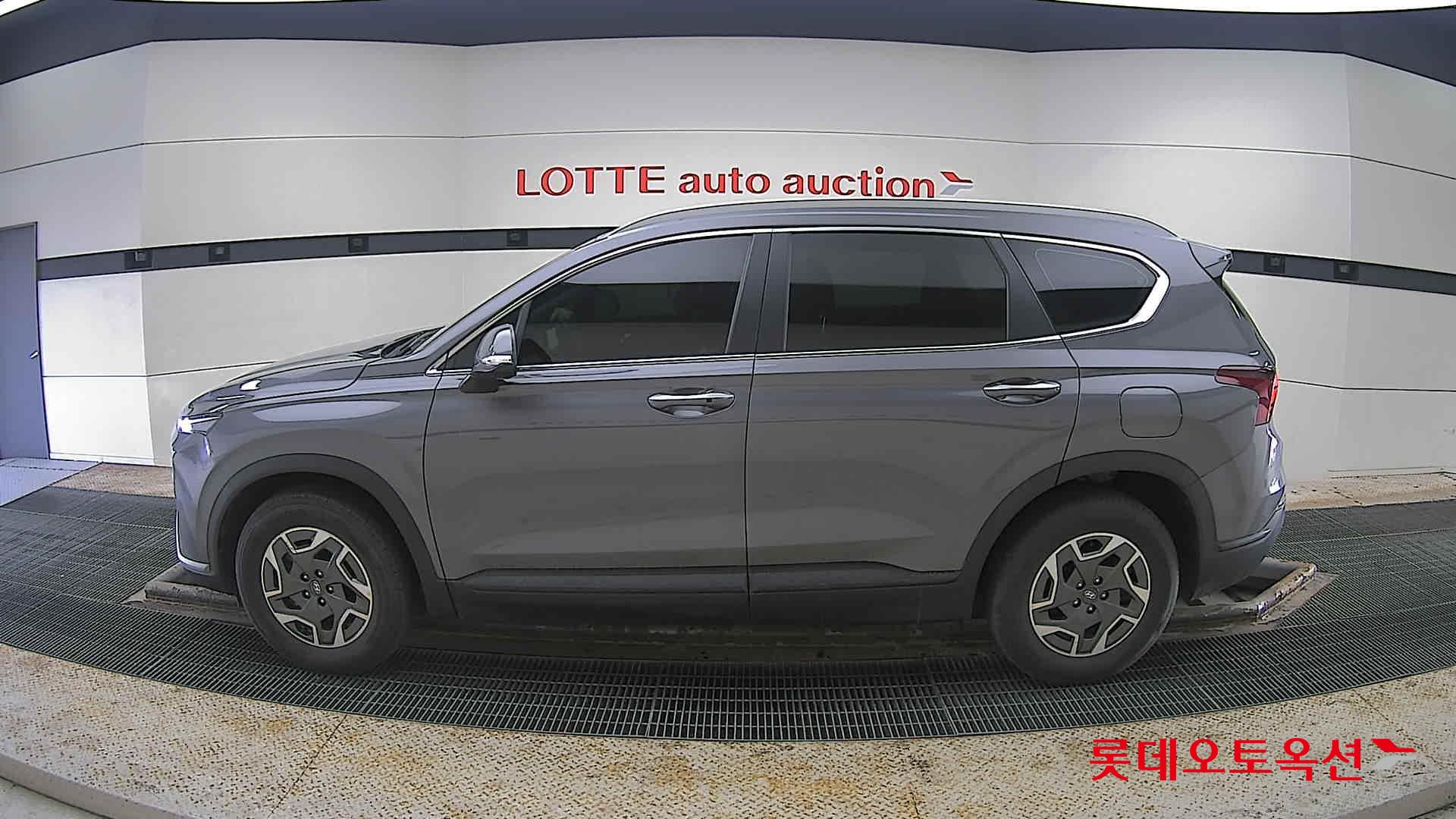 Hyundai Santa Fe 2022 - Image 13