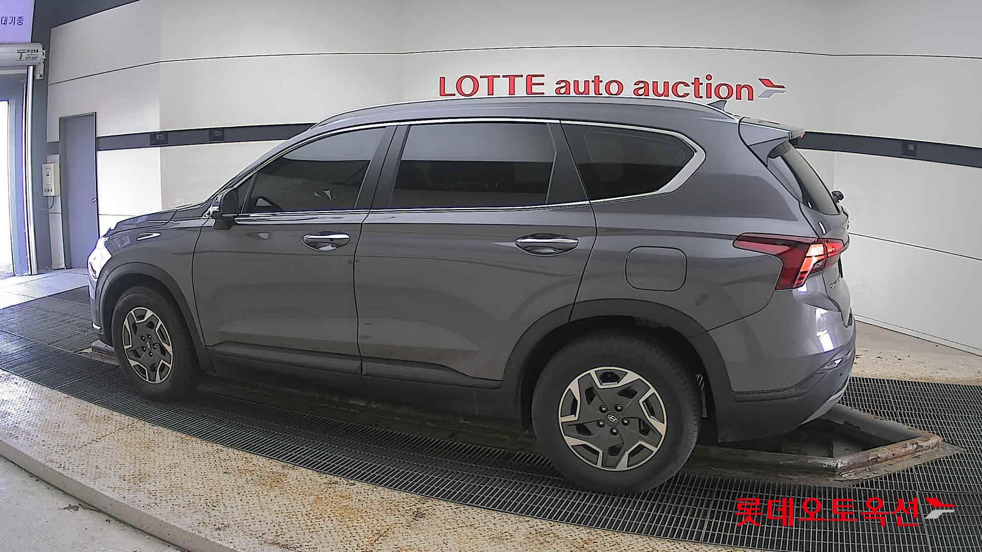 Hyundai Santa Fe 2022 - Image 14