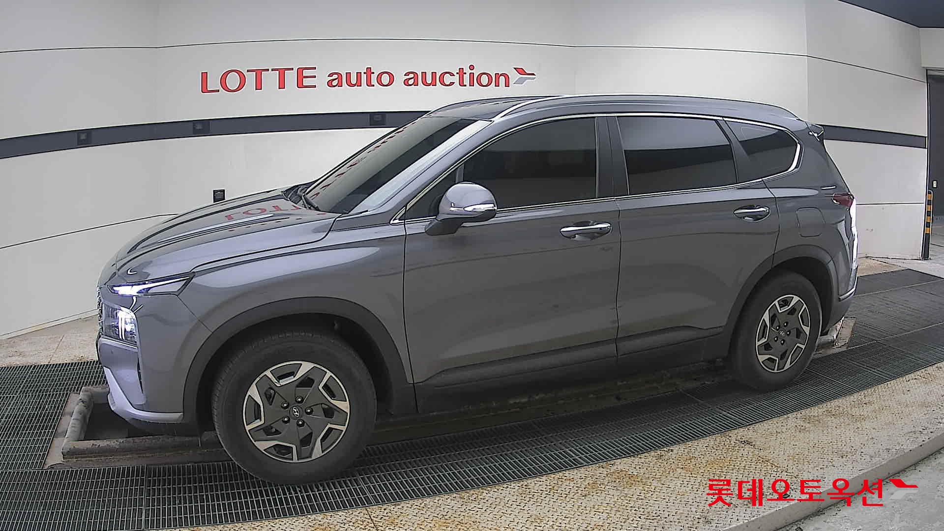 Hyundai Santa Fe 2022 - Image 12