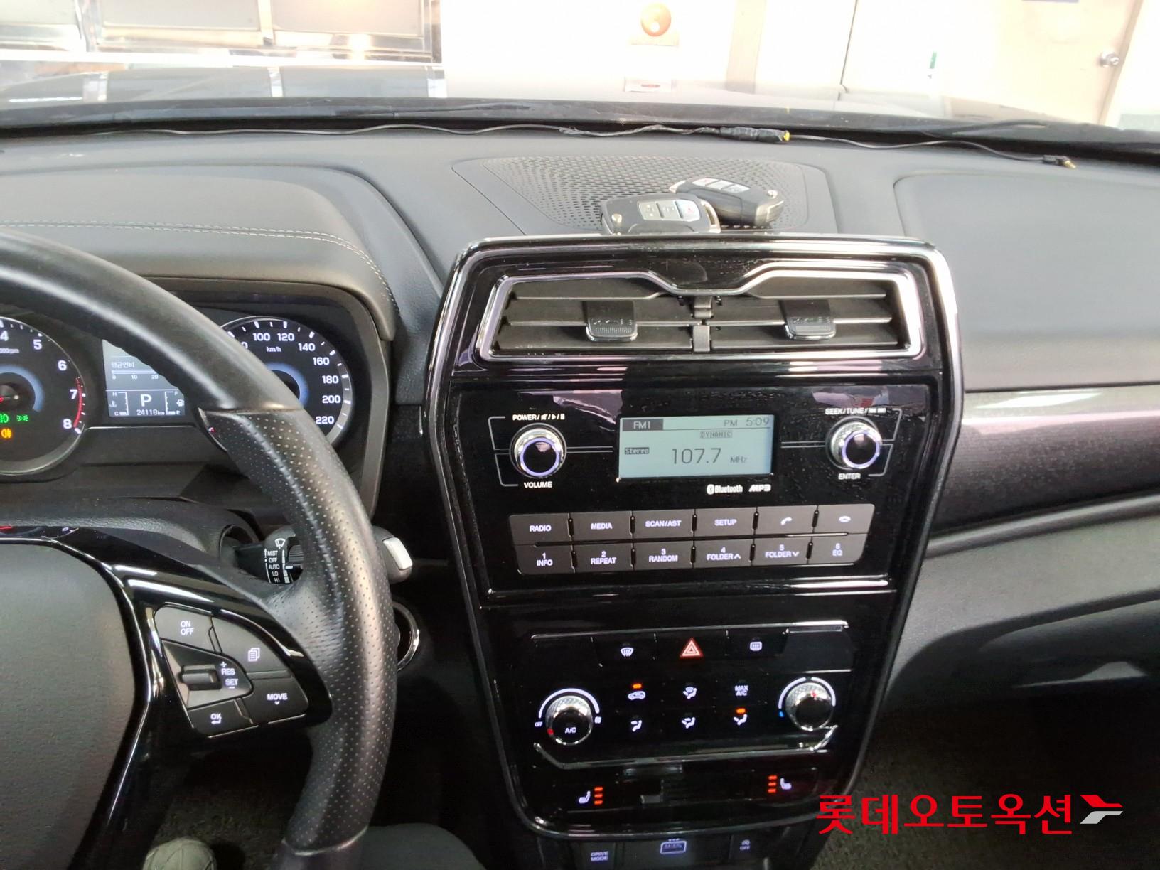 KG Mobility Tivoli 2020 - Image 32