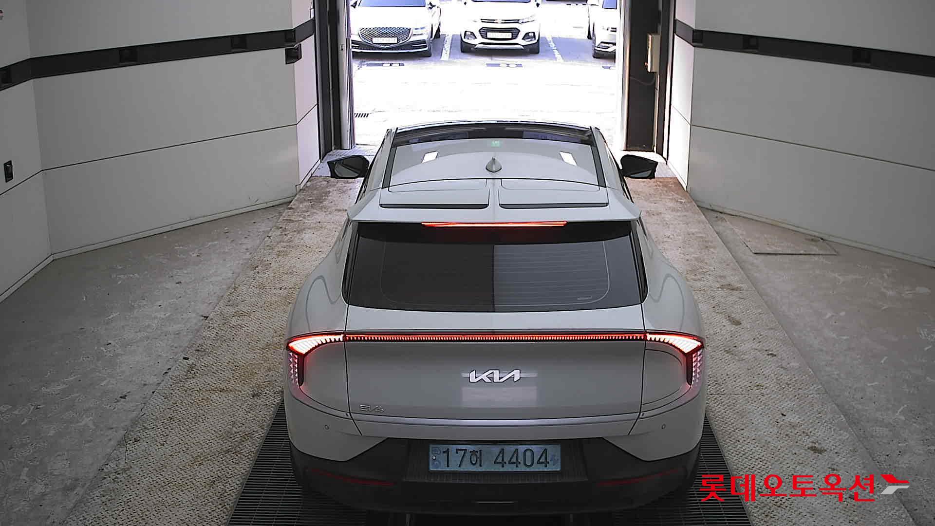 Kia EV6 2022 - Image 17