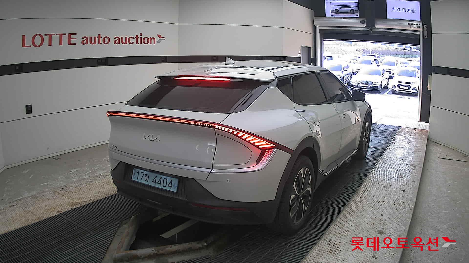 Kia EV6 2022 - Image 18