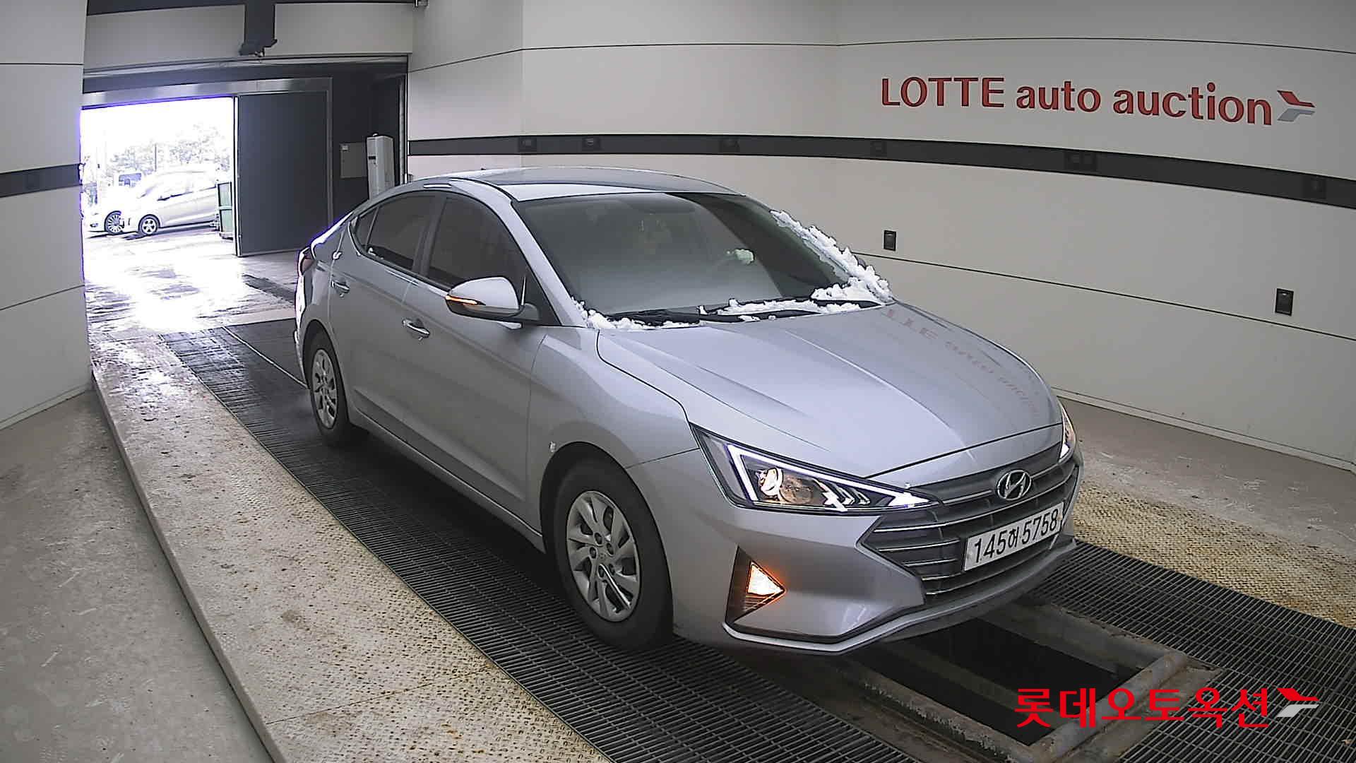 Hyundai Elantra 2020 - Image 6