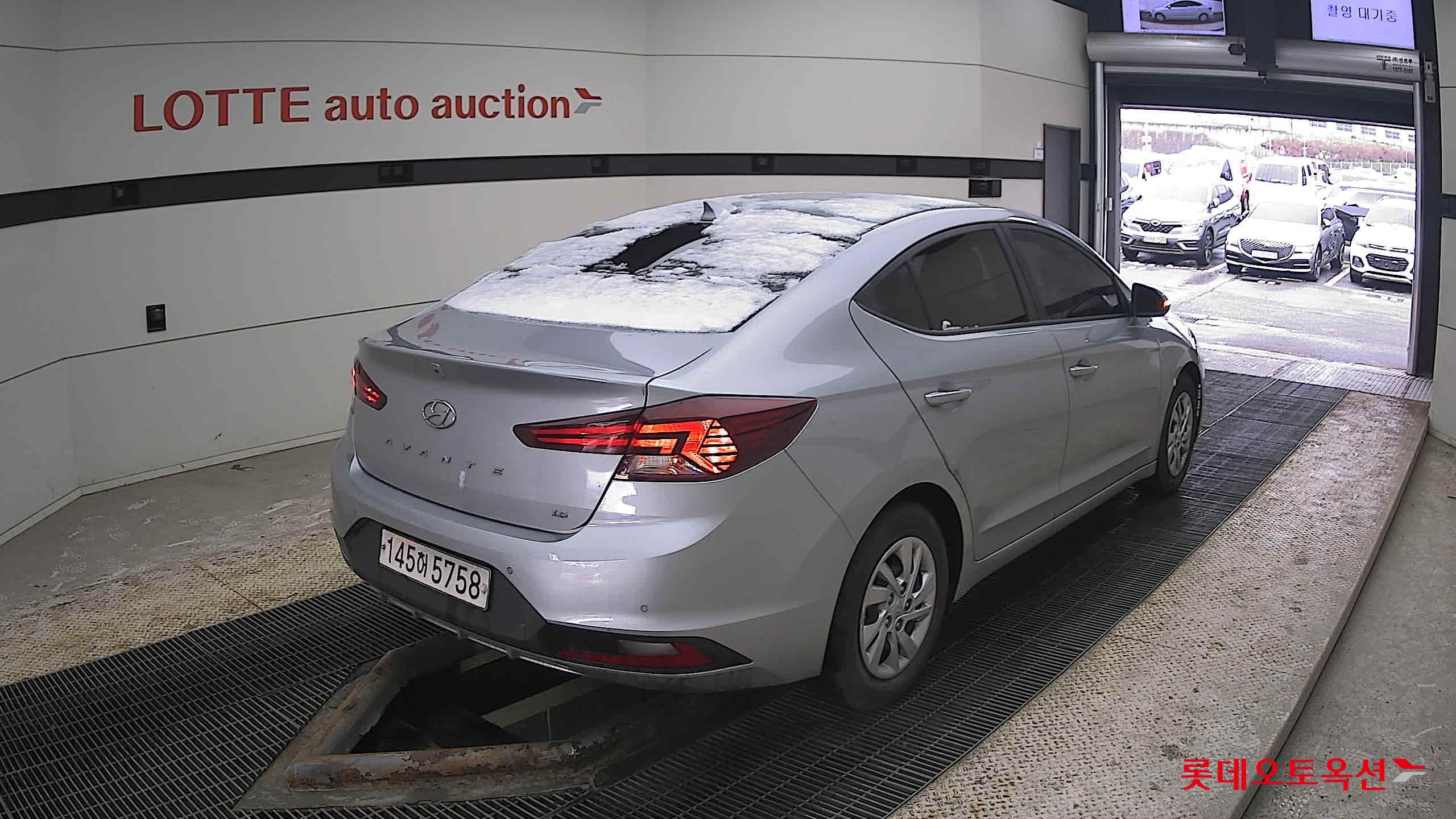 Hyundai Elantra 2020 - Image 5